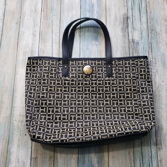 Tommy Hilfiger Purse! - Picture 3 of 16